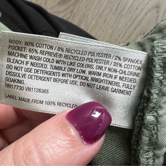 Universal Threads Green High Rise Midi Women's Shorts Size 14 - Picture 6 of 6